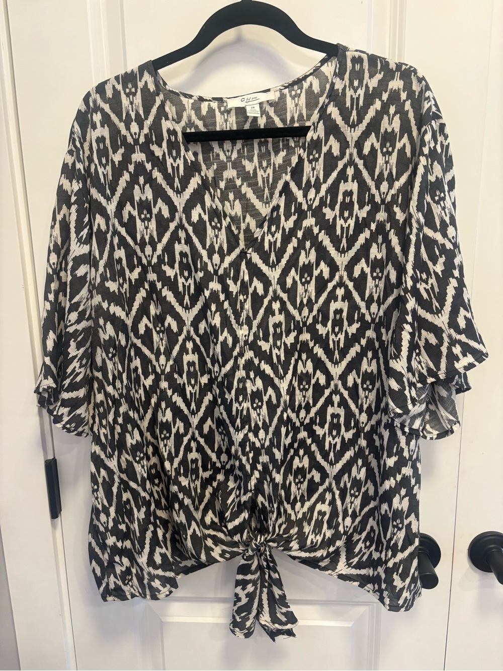 Tie-Front Geometric Print Blouse - Black & White